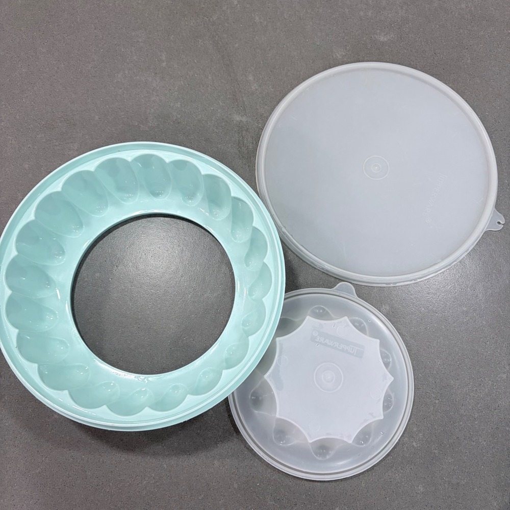 TUPPERWARE JEL-RING Jello MOLD 3 Piece Mold, insert, & Lid Green 1201 1202 1203 - Picture 2 of 8